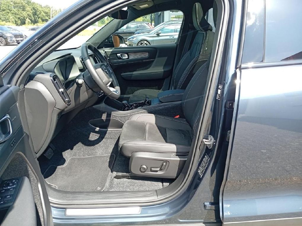 Volvo EX40