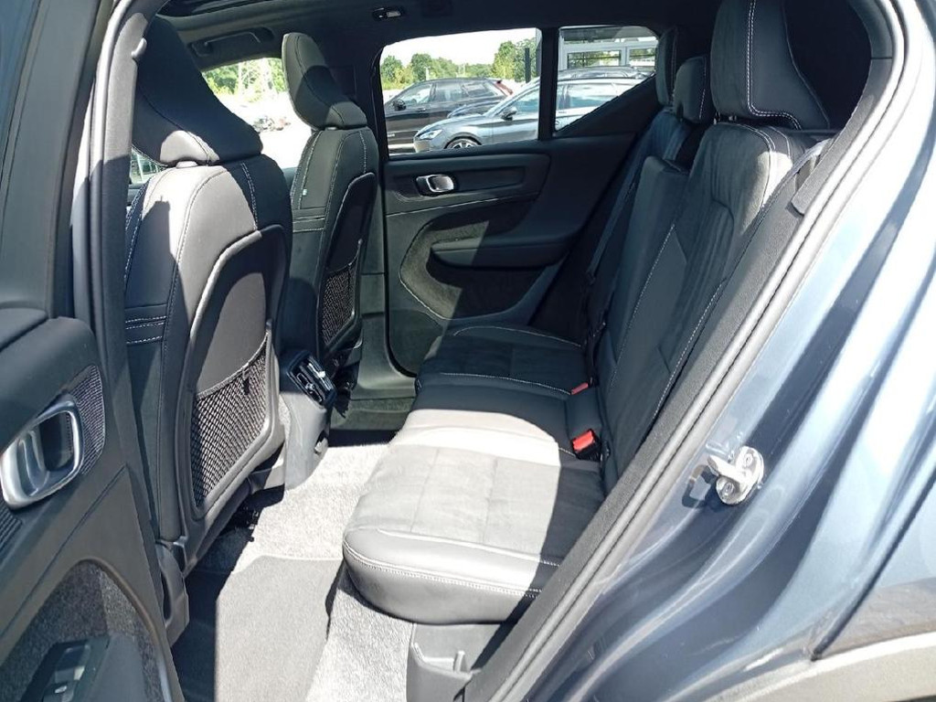 Volvo EX40