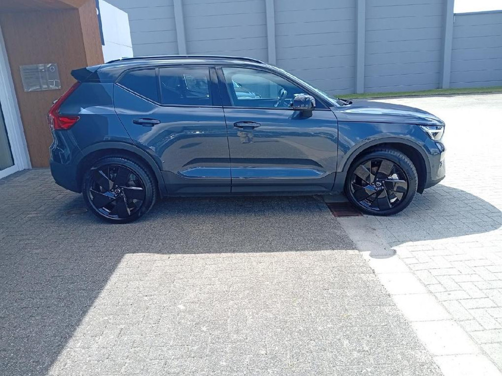 Volvo EX40
