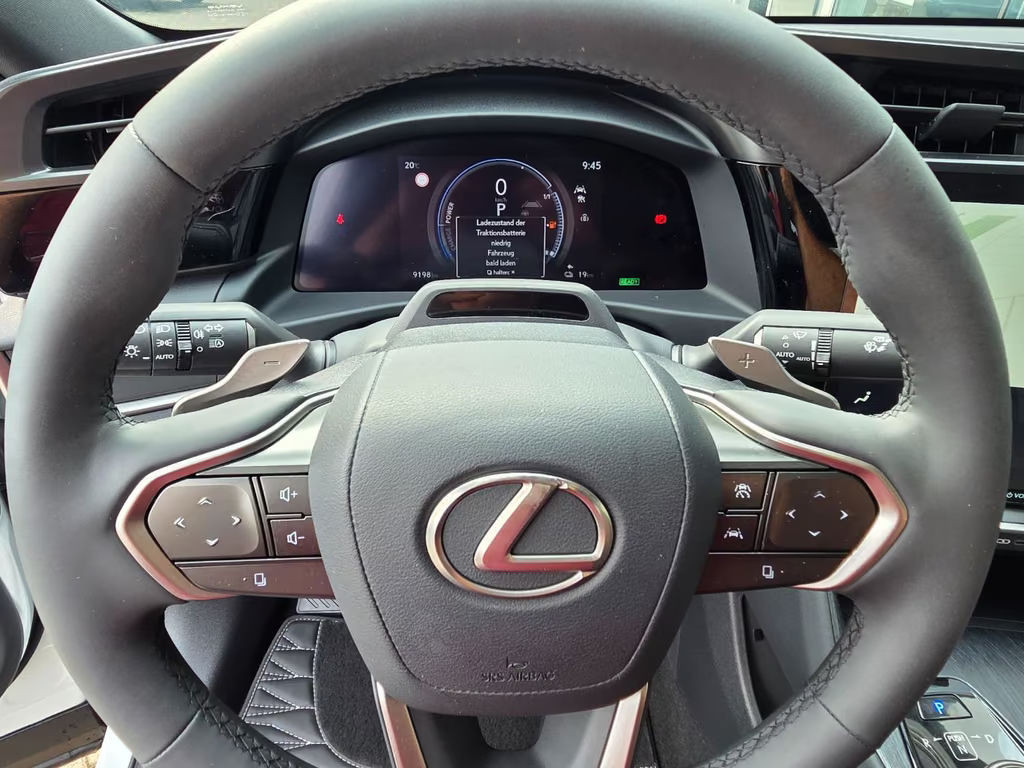 Lexus RZ