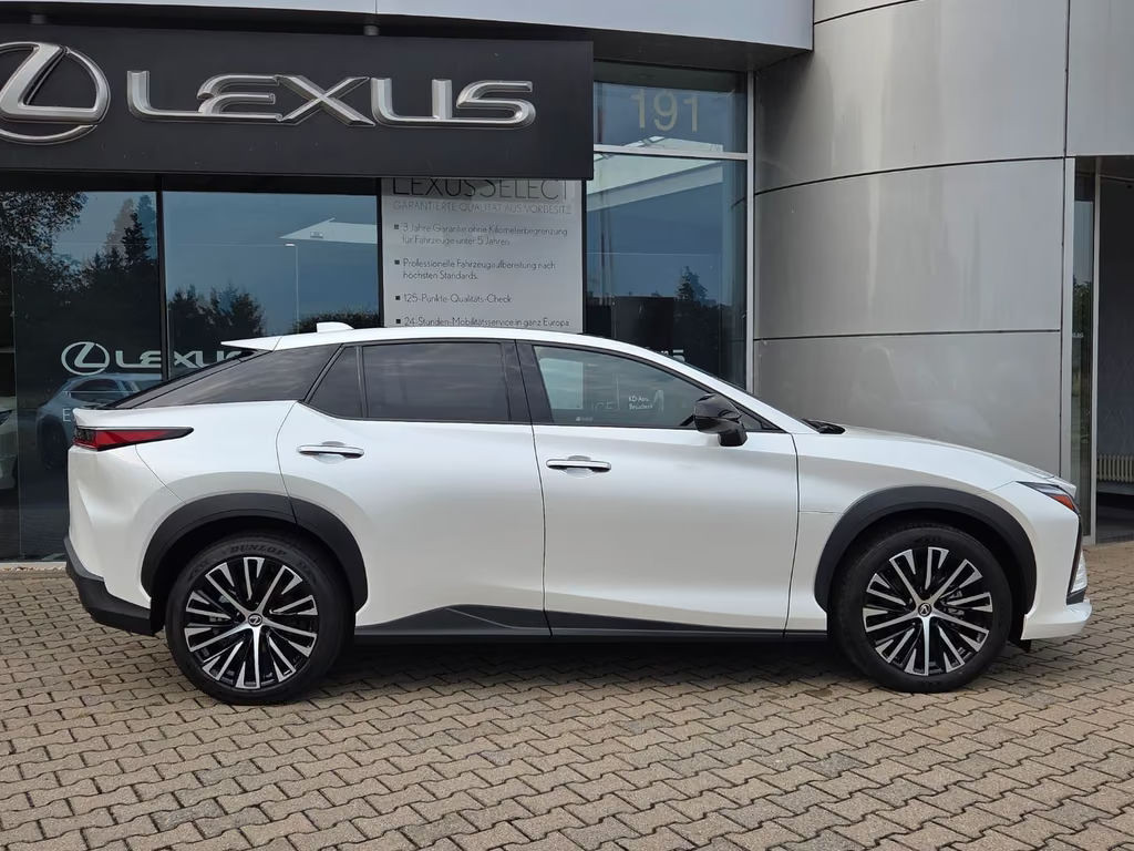 Lexus RZ
