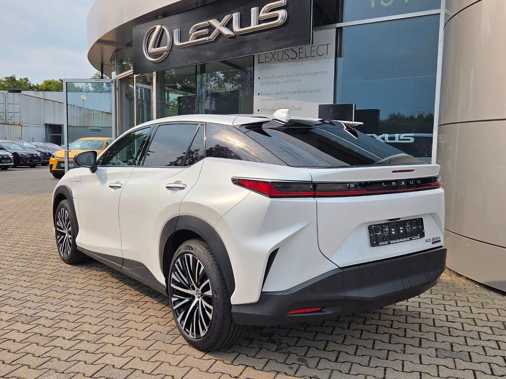 Lexus RZ