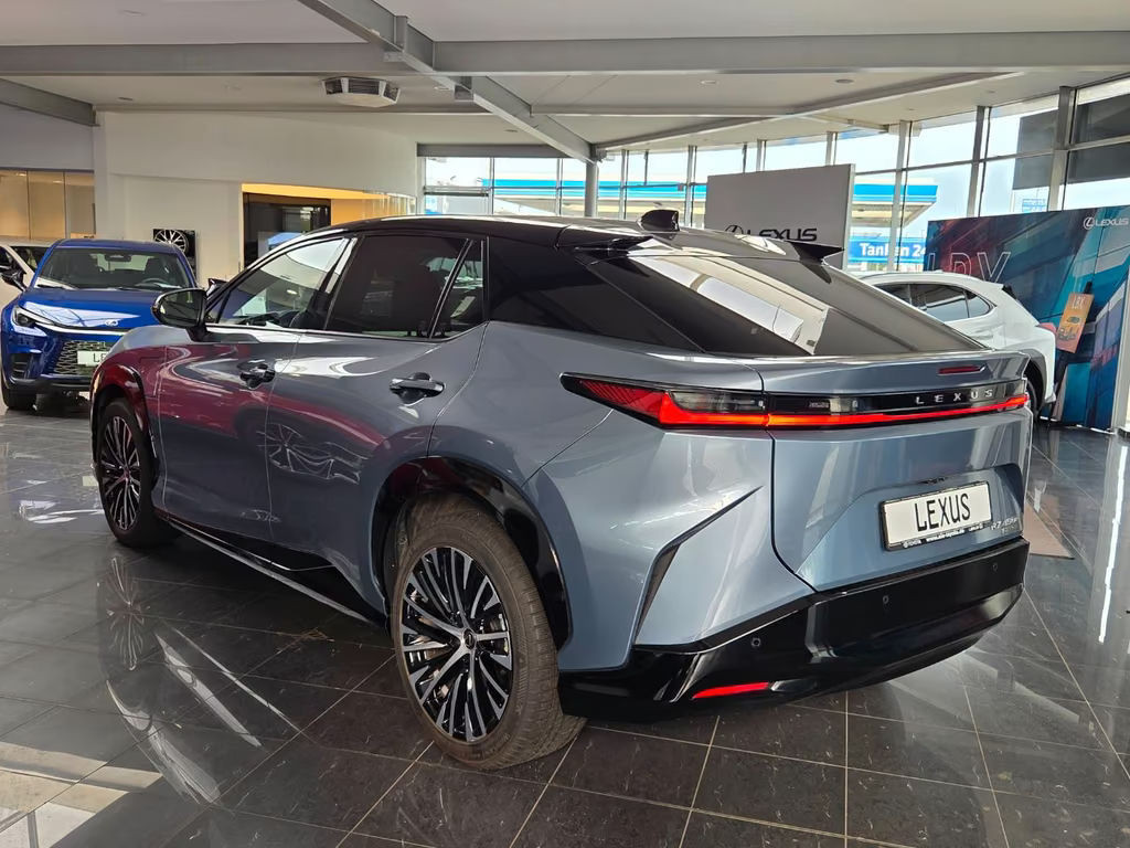 Lexus RZ
