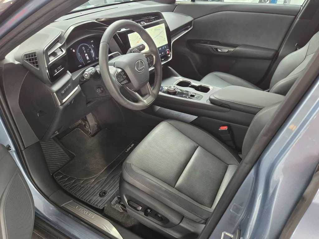 Lexus RZ