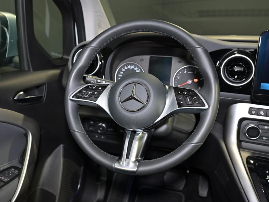 Mercedes-Benz T 180
