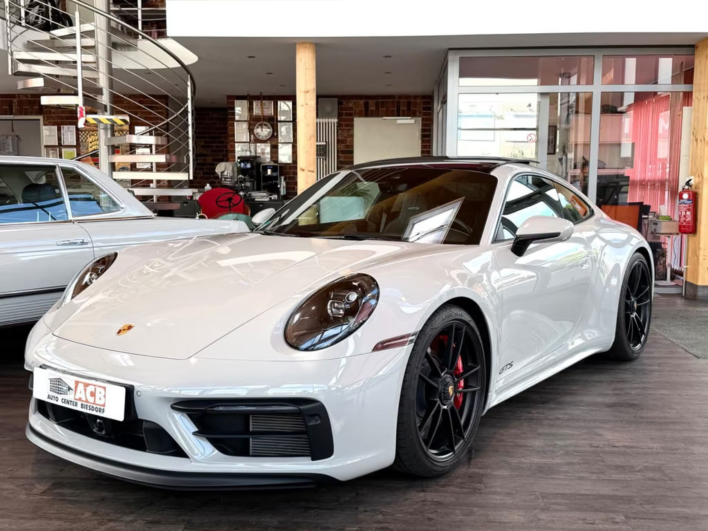 Porsche 911 GTS 4 992 Carrera