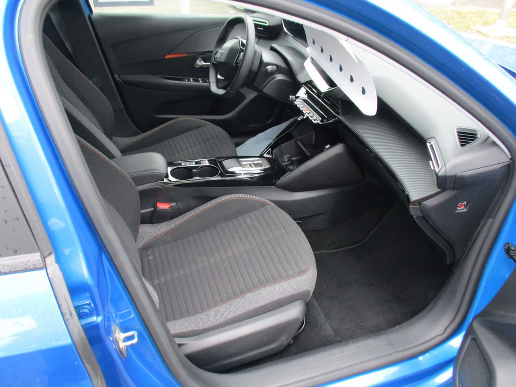 Peugeot e-208