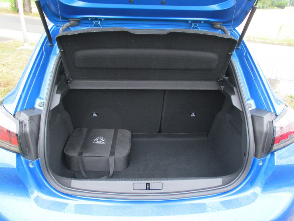 Peugeot e-208