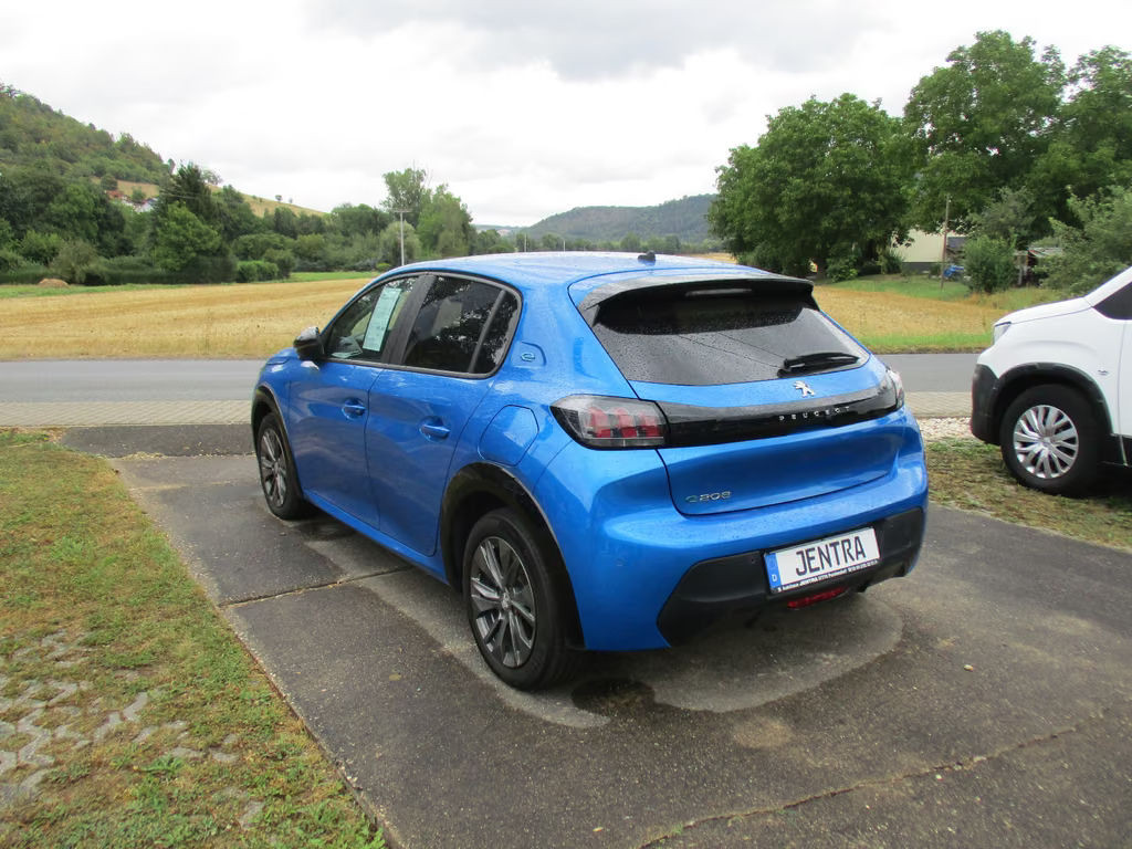 Peugeot e-208