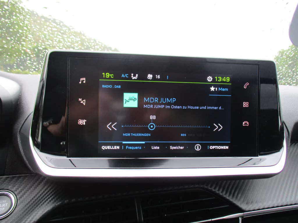 Peugeot e-208