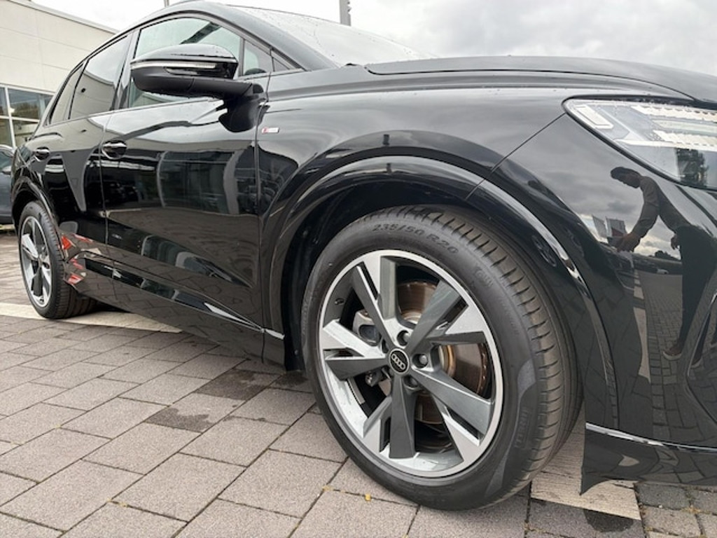 Audi Q4 e-tron Quattro