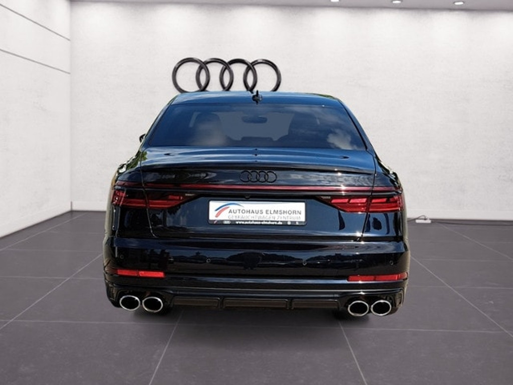Audi S8