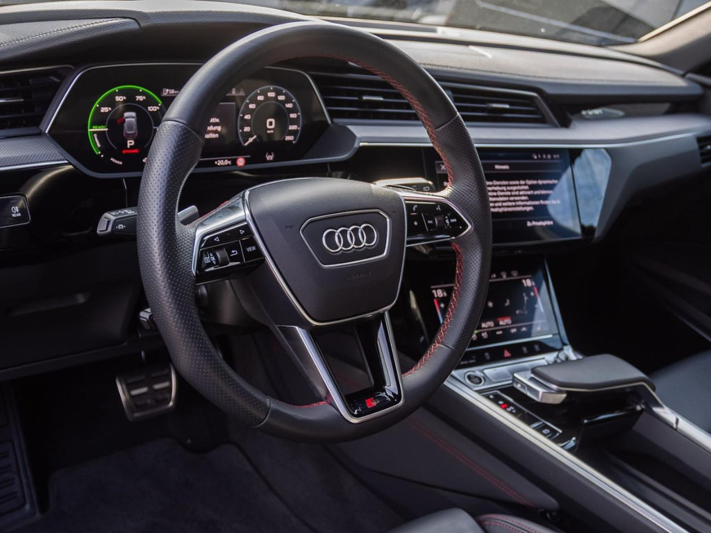 Audi Q8 e-tron
