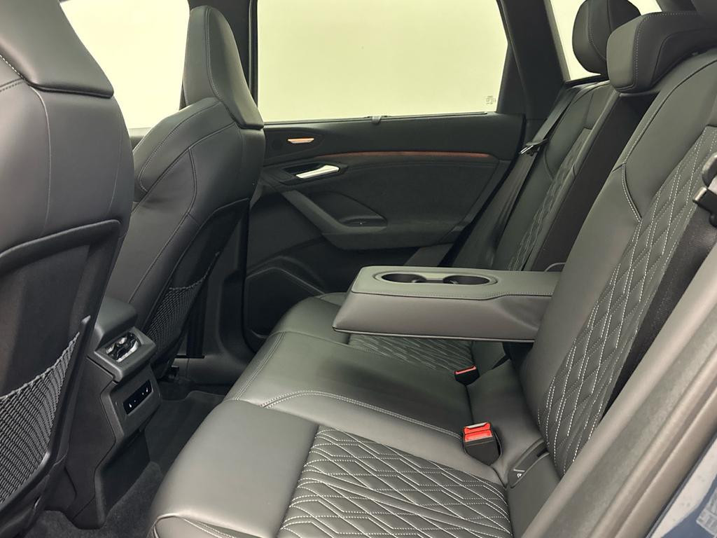 Audi SQ6 e-tron