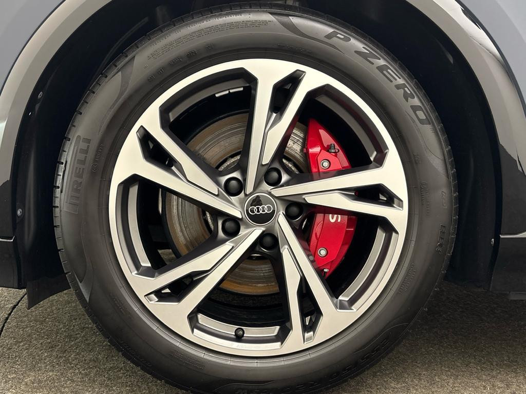 Audi SQ6 e-tron