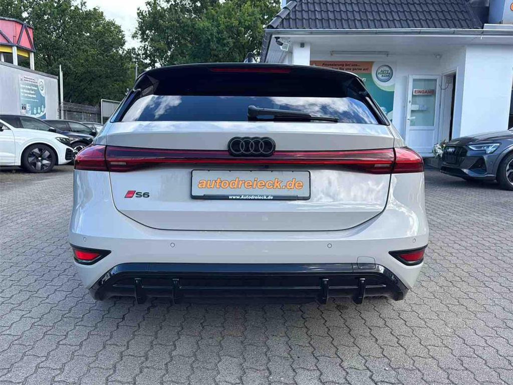 Audi S6 e-tron