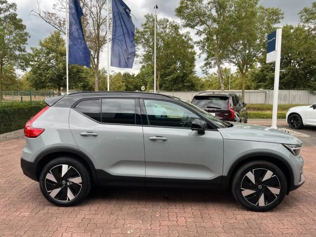 Volvo EX40