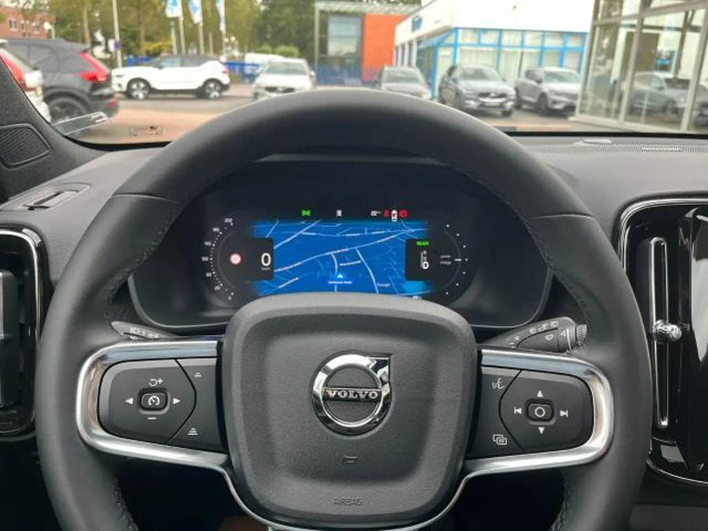 Volvo EX40
