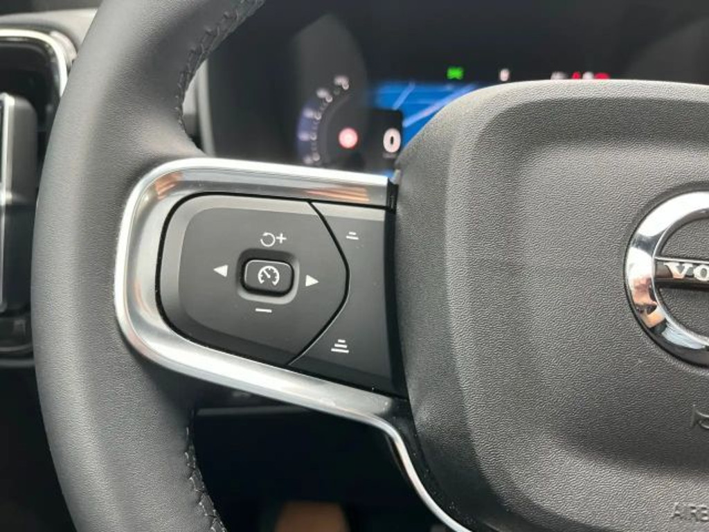 Volvo EX40