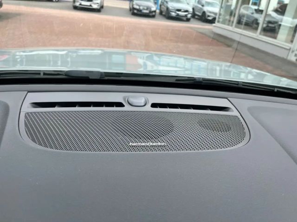 Volvo EX40