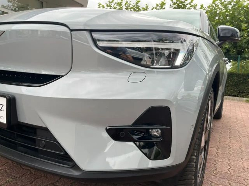 Volvo EX40