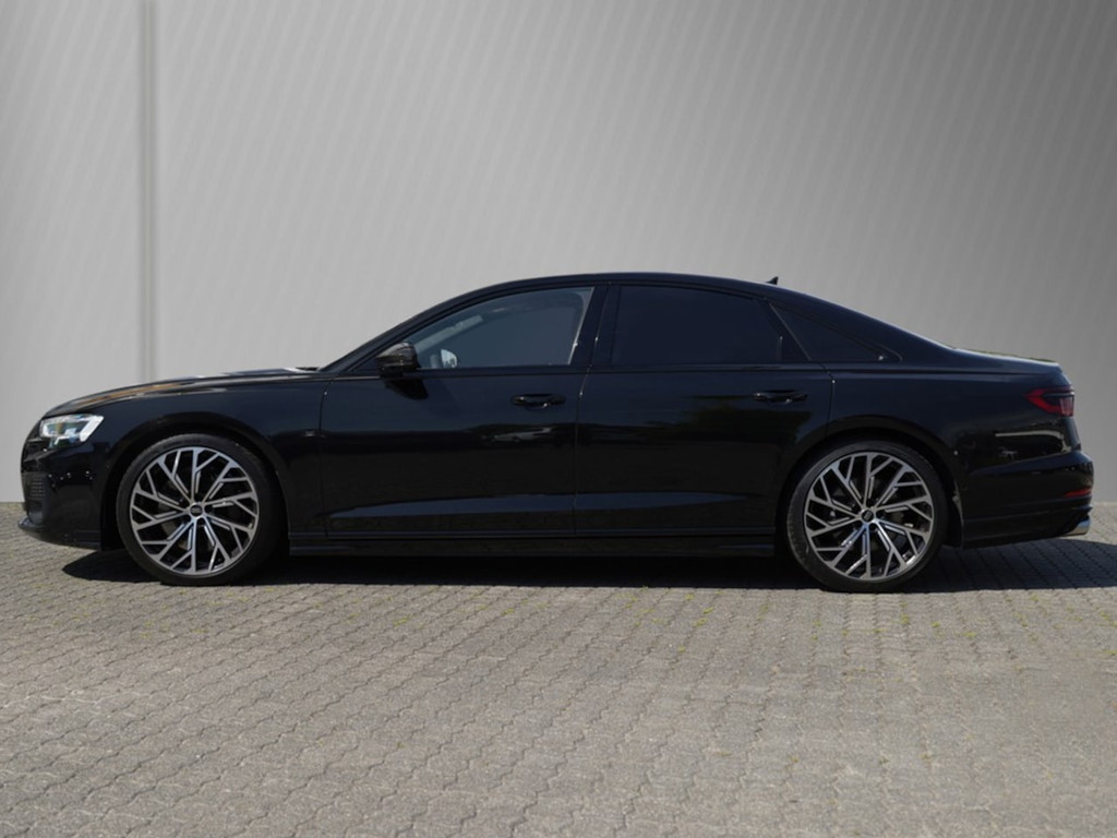 Audi S8