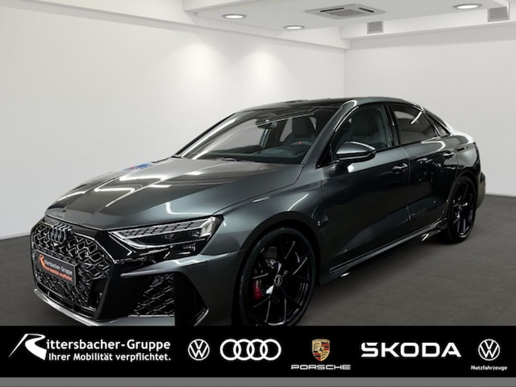 Audi RS3 Sedan Quattro S-Tronic