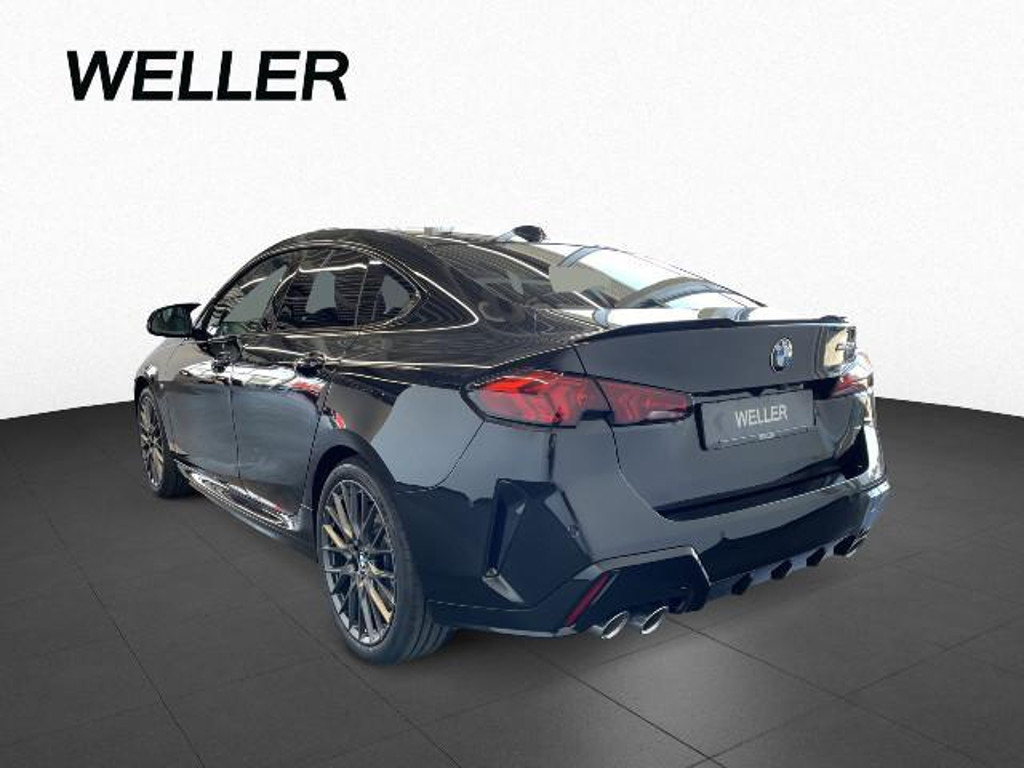 BMW M235