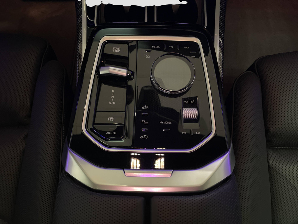 BMW i7