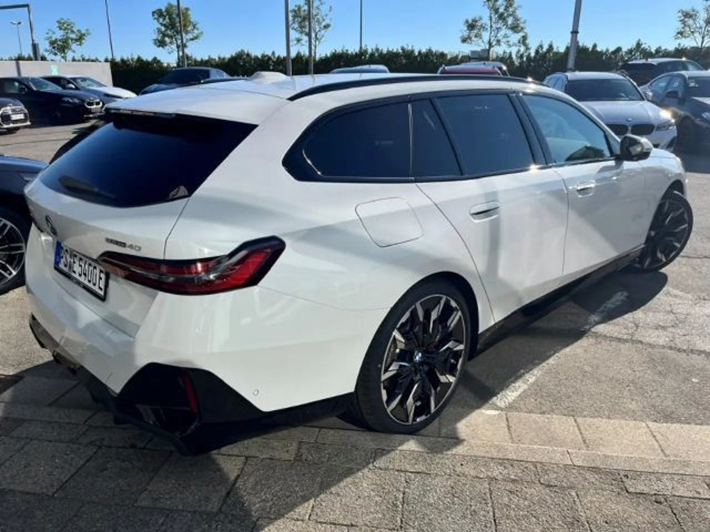BMW i5