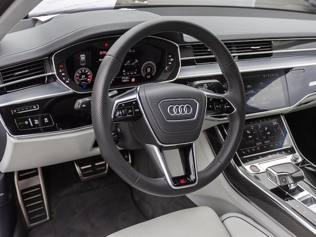Audi S8