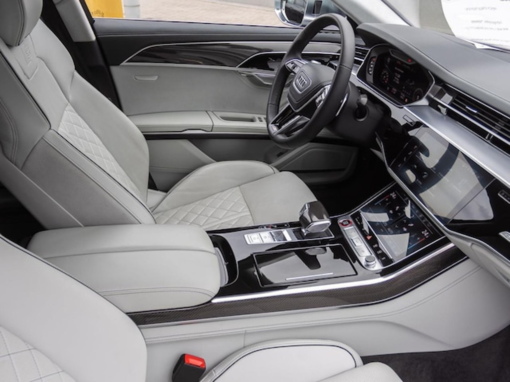 Audi S8