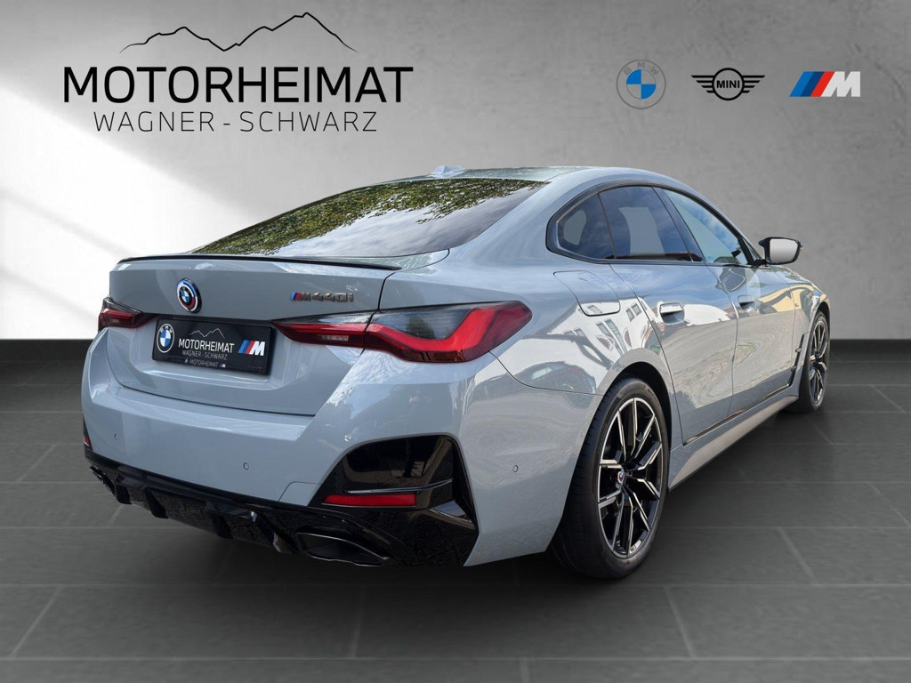 BMW M440