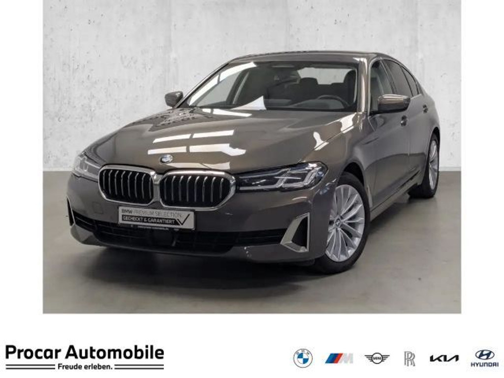 BMW 5 Serie 520 Luxury Line Sedan 520d