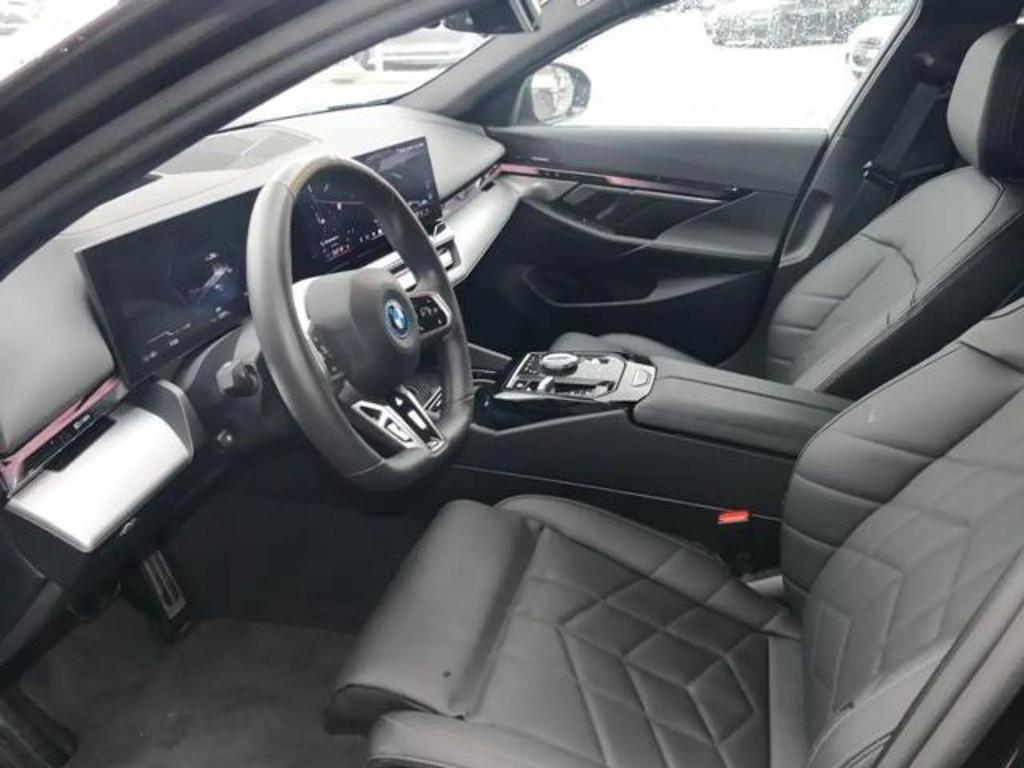 BMW i5