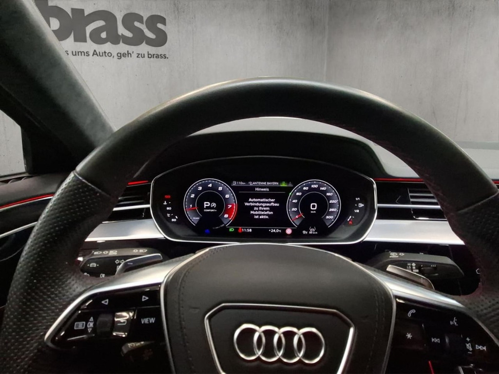 Audi S8