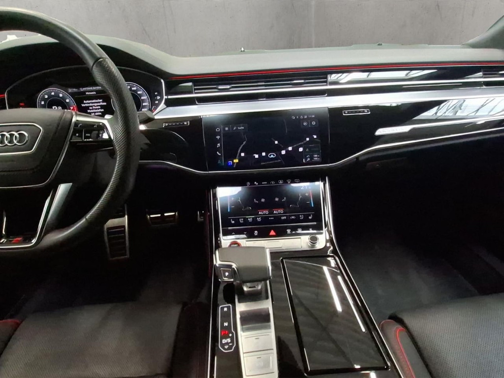 Audi S8