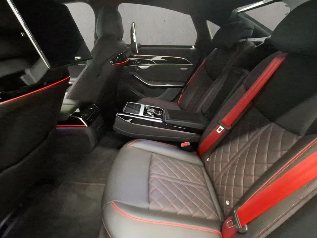 Audi S8