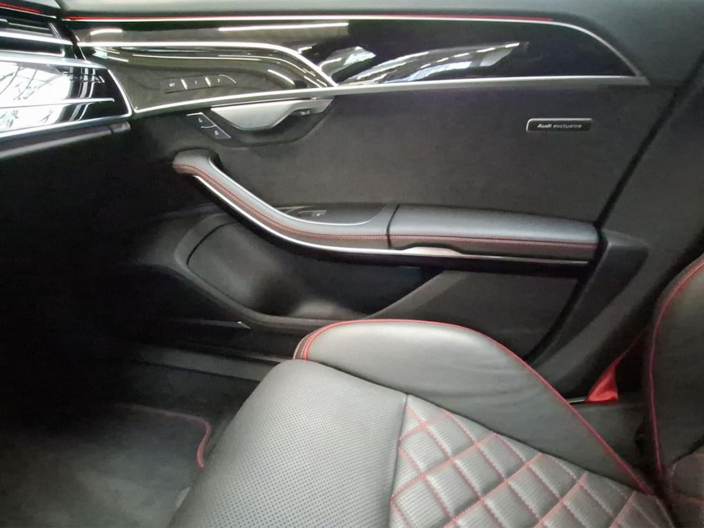 Audi S8