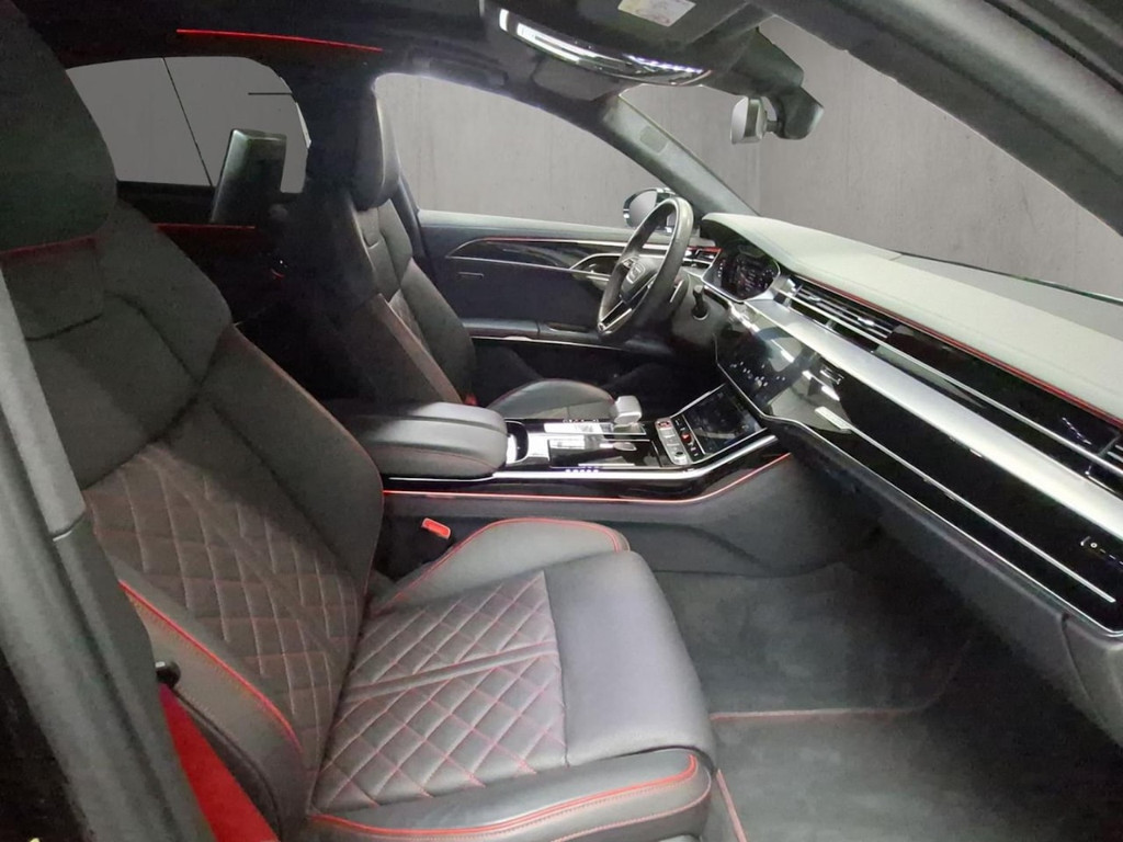 Audi S8