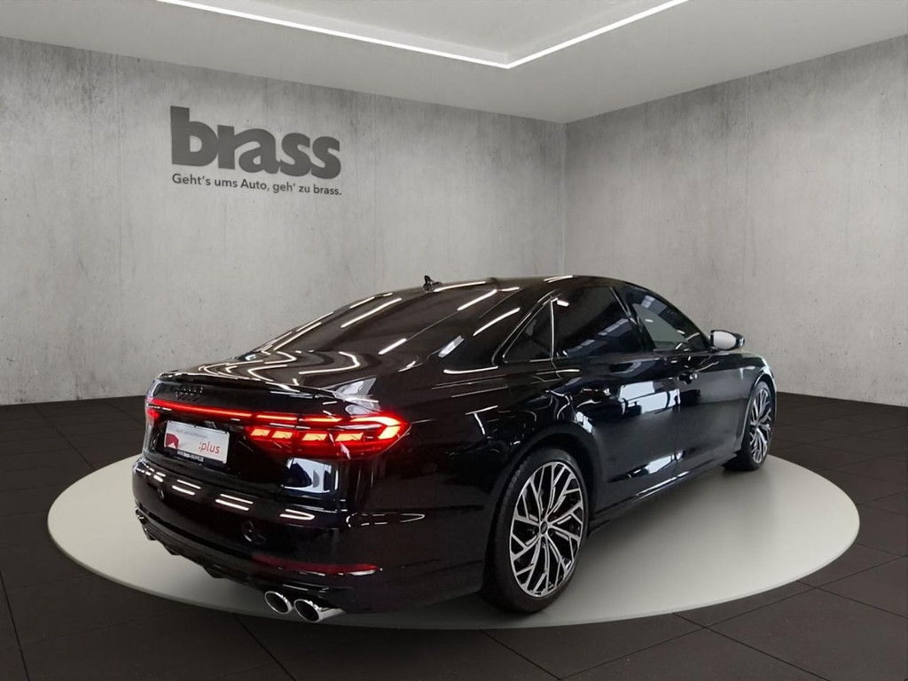 Audi S8