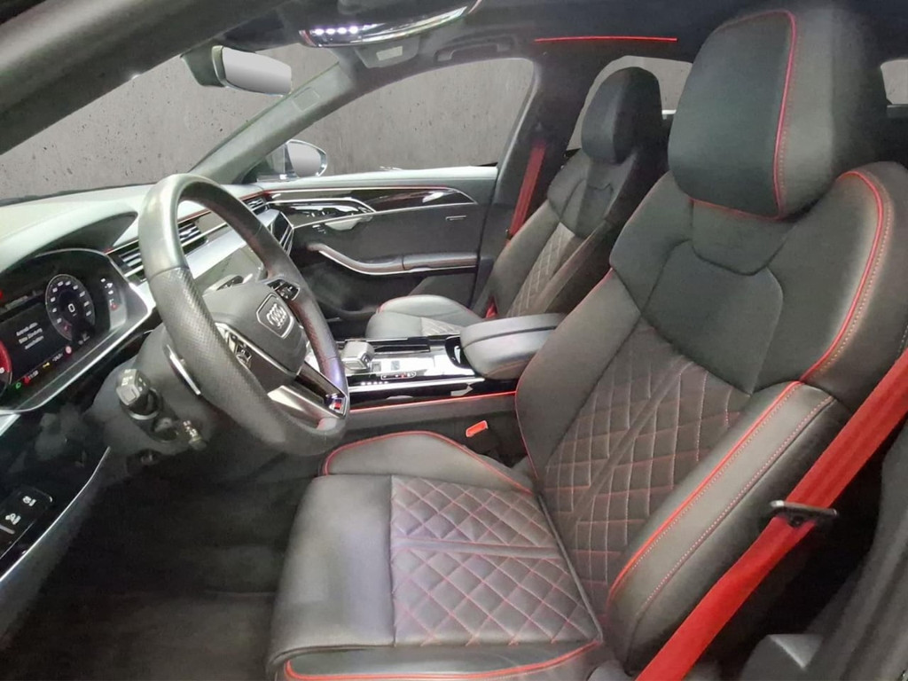 Audi S8