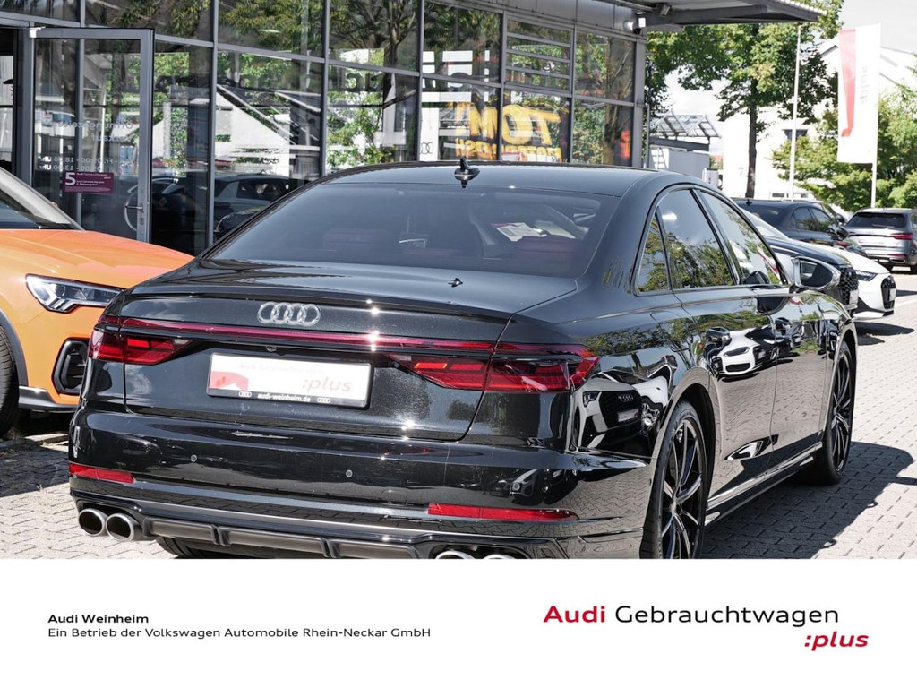 Audi S8