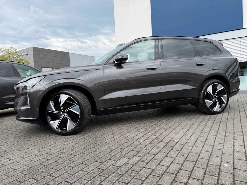 Volvo EX90