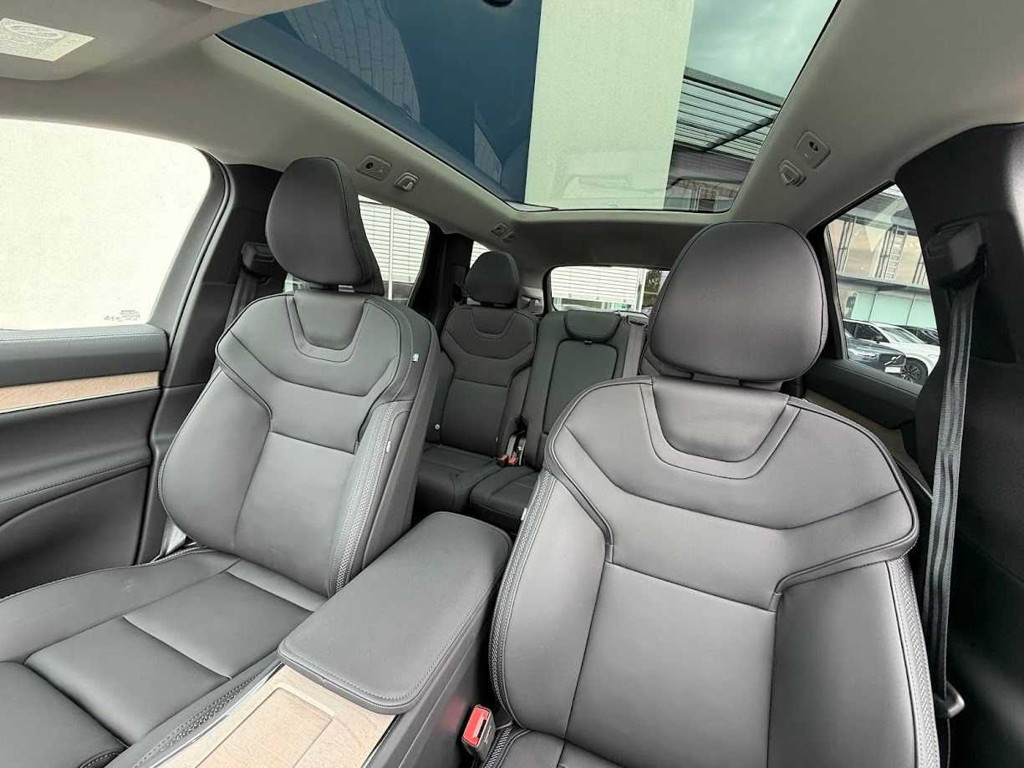 Volvo EX90