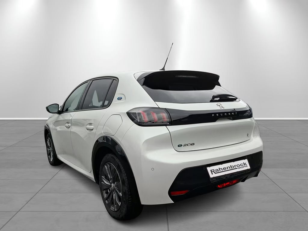 Peugeot e-208