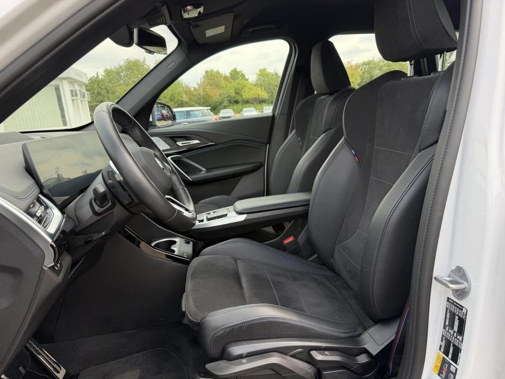 BMW iX1