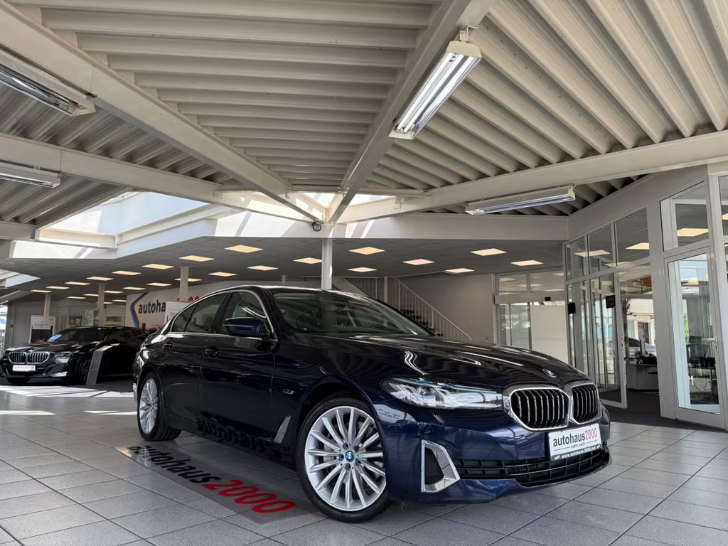 BMW 5 Serie 545 Luxury Line xDrive Sedan 545e