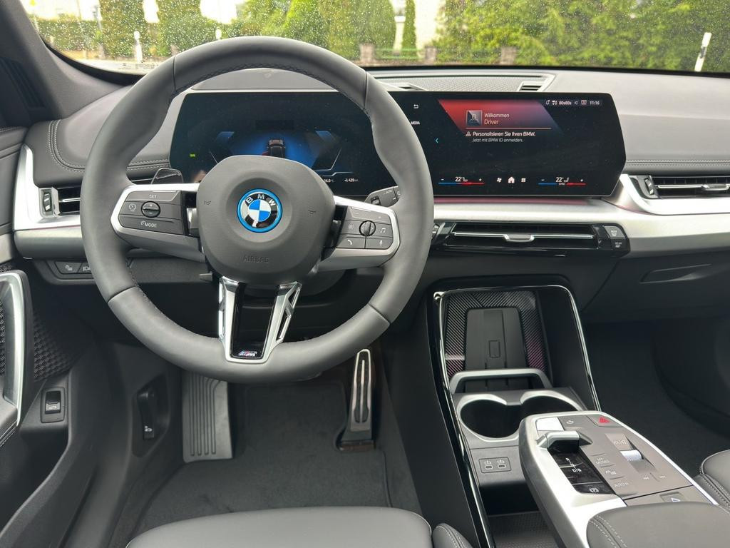 BMW iX1