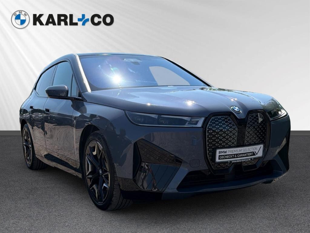 BMW iX